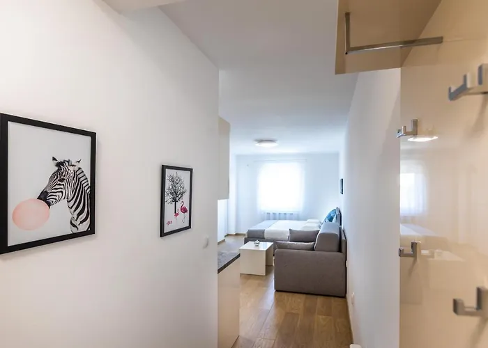 شقة Mb 2 سوبوتيتْسا